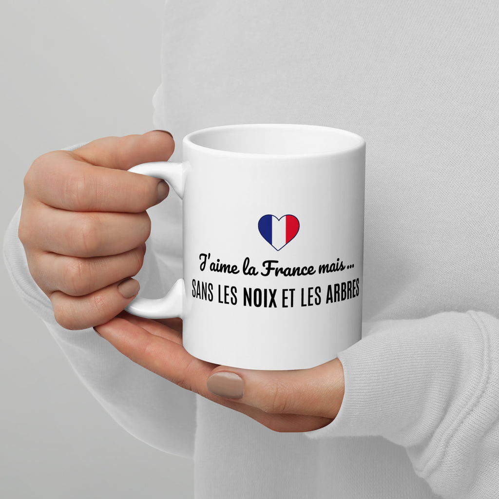 Mug l J'AIME LA FRANCE MAIS SANS LES NOIX